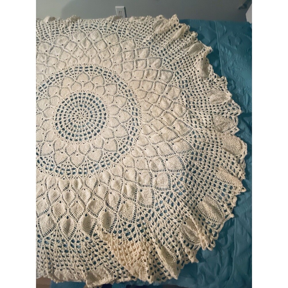 Handmade Crocheted Round Pineapple Scalloped Table Topper 60” Diameter Vtg Ecru - Picture 5 of 6